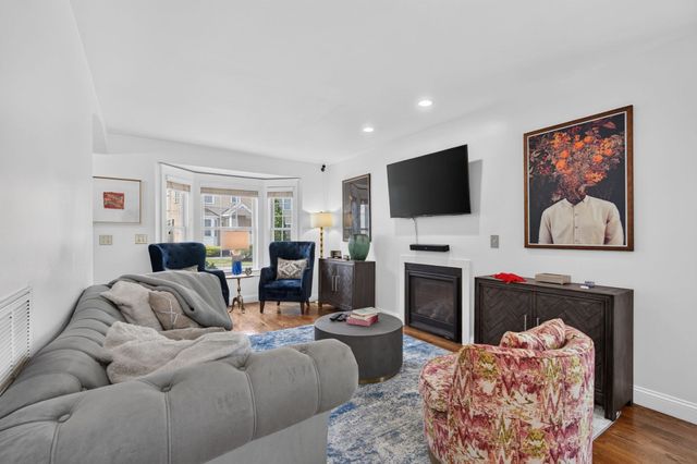 92 Turtle Brook Rd 92, Canton, MA 02021