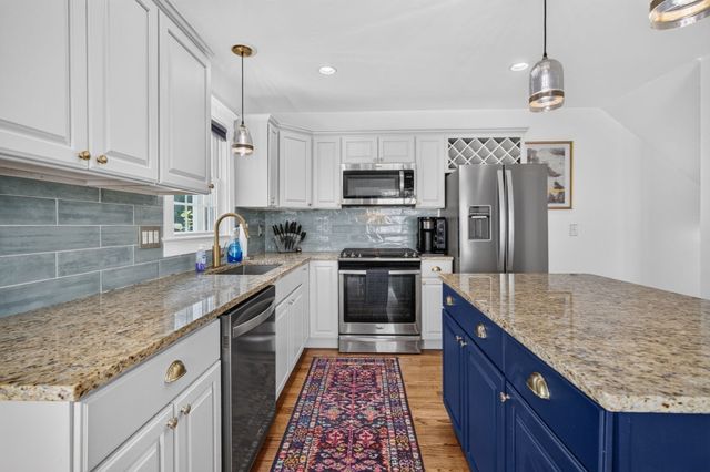92 Turtle Brook Rd 92, Canton, MA 02021