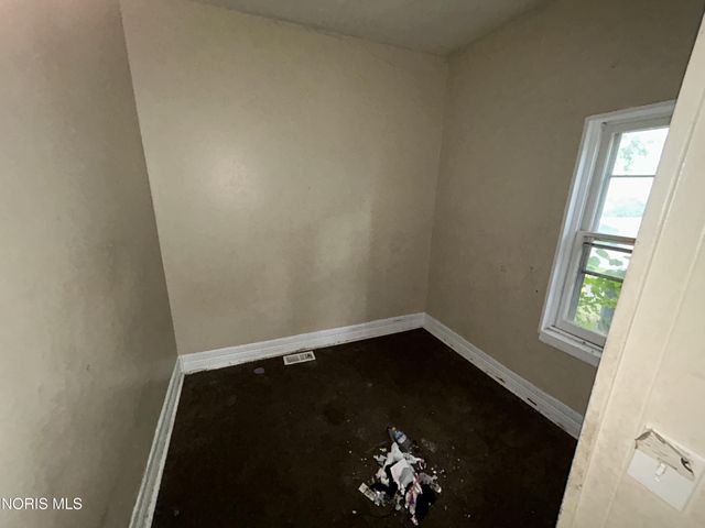 4135 Walker Avenue, Toledo, OH 43612
