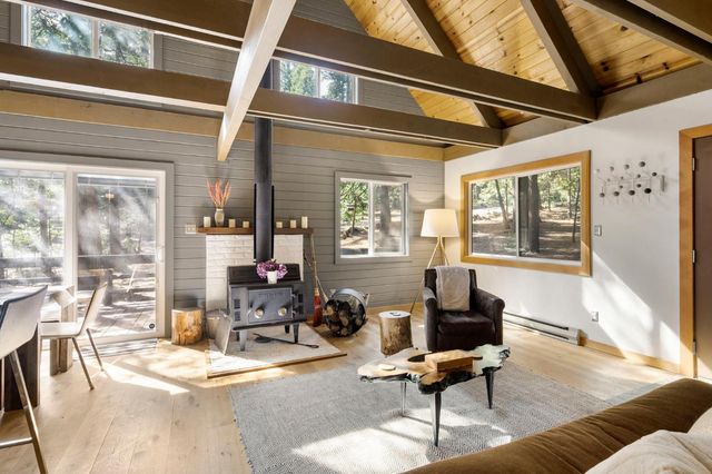 2483 Karock Rd, Dorrington, CA 95223