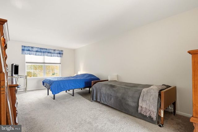 9 ROSLYN DR, Delran Twp, NJ 08075