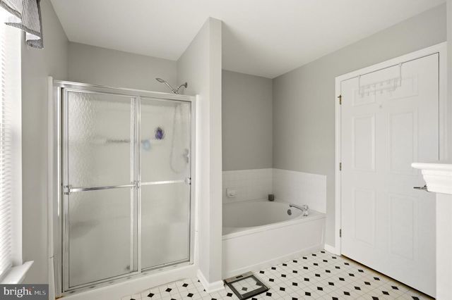 9 ROSLYN DR, Delran Twp, NJ 08075