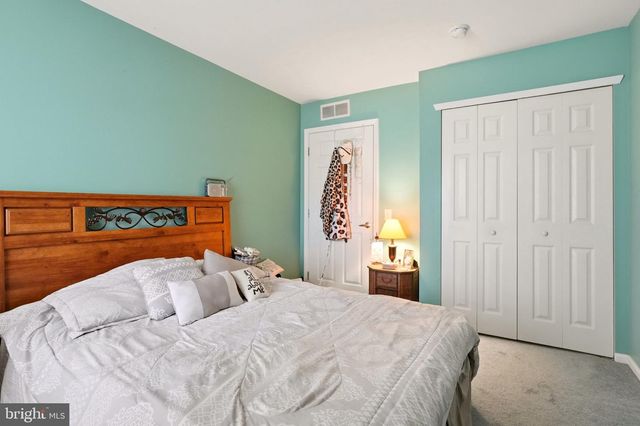 9 ROSLYN DR, Delran Twp, NJ 08075