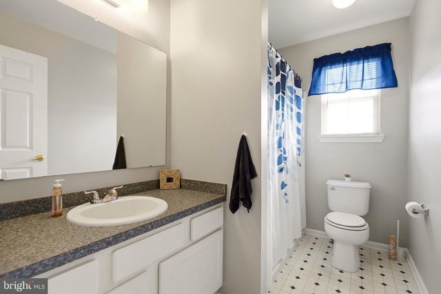 9 ROSLYN DR, Delran Twp, NJ 08075