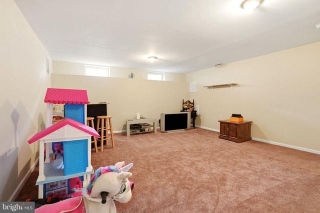 9 ROSLYN DR, Delran Twp, NJ 08075
