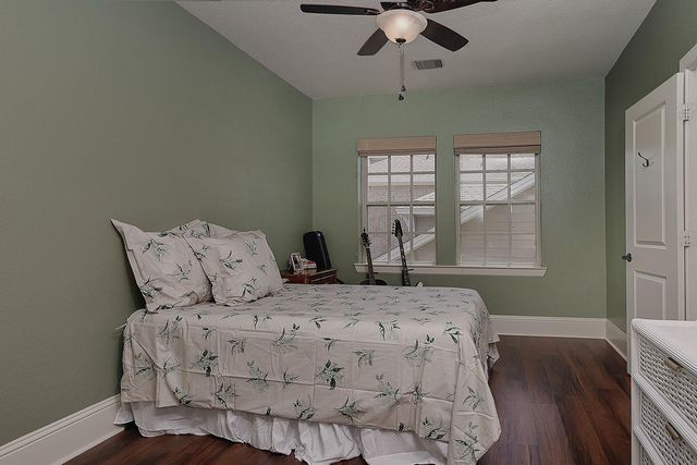 66 W Sawyer Ridge Drive, The Woodlands, TX 77389