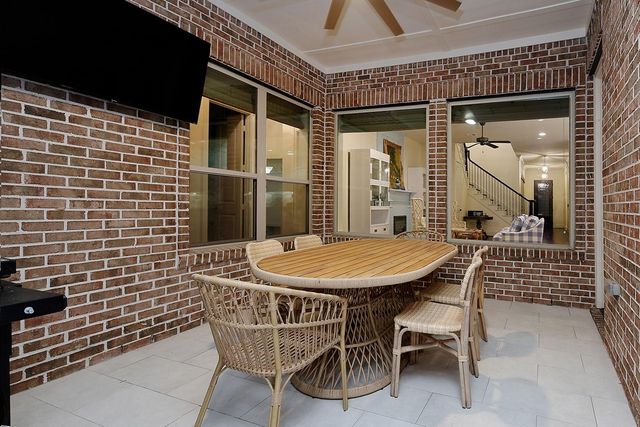 66 W Sawyer Ridge Drive, The Woodlands, TX 77389