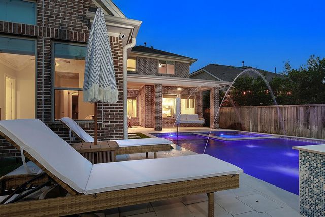 66 W Sawyer Ridge Drive, The Woodlands, TX 77389