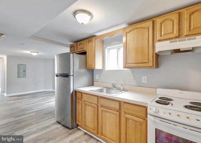 1711 N GRATZ ST, Philadelphia, PA 19121