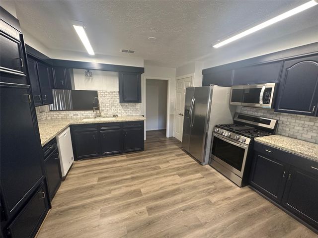 29031 Elmwood Drive, Shenandoah, TX 77381