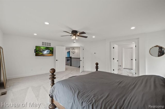 1767 Carriage Hill, Commerce Twp, MI 48382