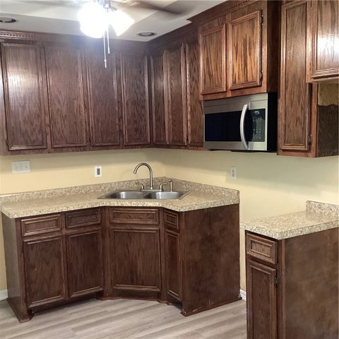 201 E 9th St no, Alice, TX 78332