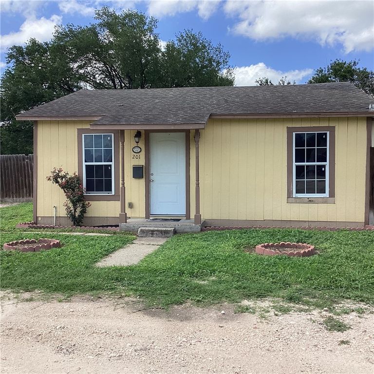 201 E 9th St no, Alice, TX 78332