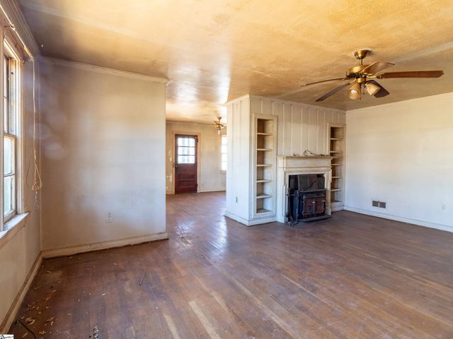 2006 E North Street, Greenville, SC 29607