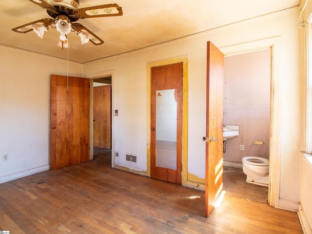 2006 E North Street, Greenville, SC 29607