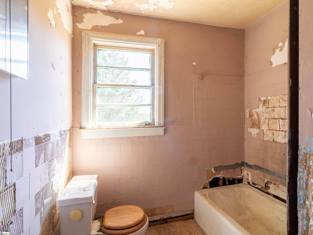 2006 E North Street, Greenville, SC 29607