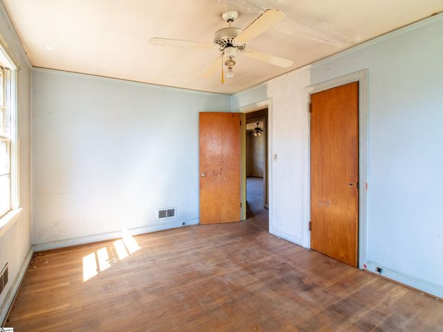 2006 E North Street, Greenville, SC 29607