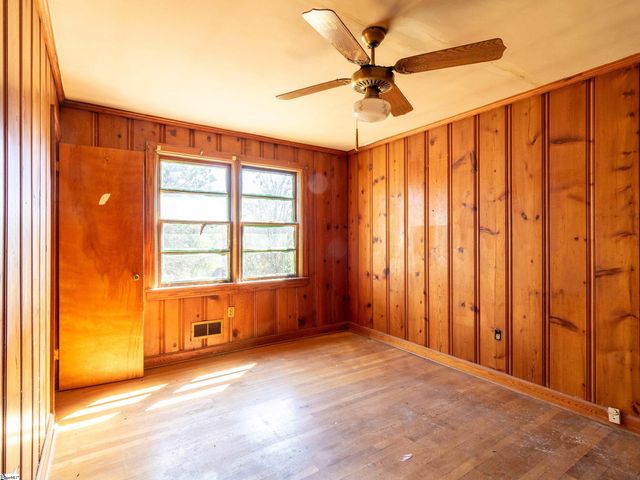 2006 E North Street, Greenville, SC 29607