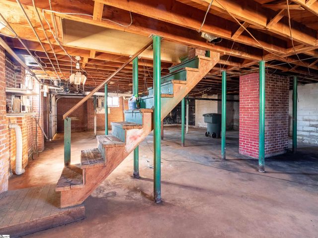 2006 E North Street, Greenville, SC 29607