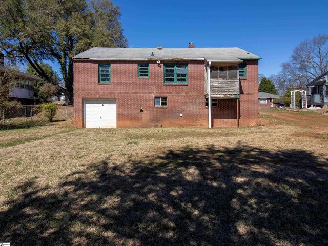 2006 E North Street, Greenville, SC 29607