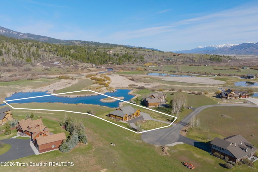 268 WILLOW LAKE Drive, Alpine, WY 83128