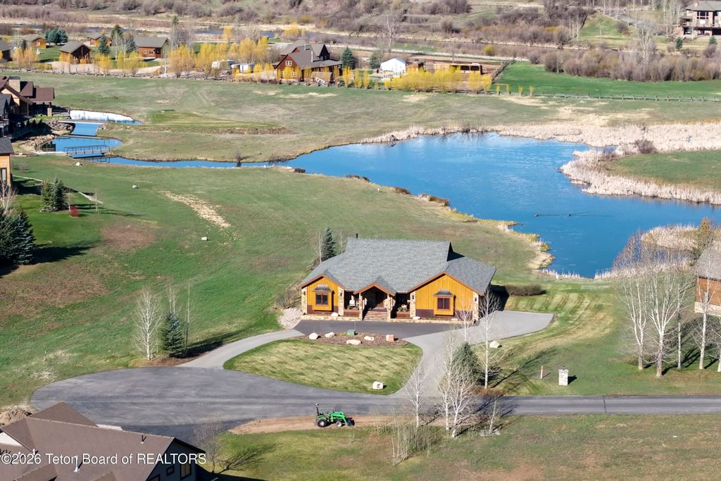 268 WILLOW LAKE Drive, Alpine, WY 83128 photo 3