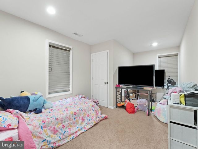 176 LEEDS PL, Woodbury, NJ 08096