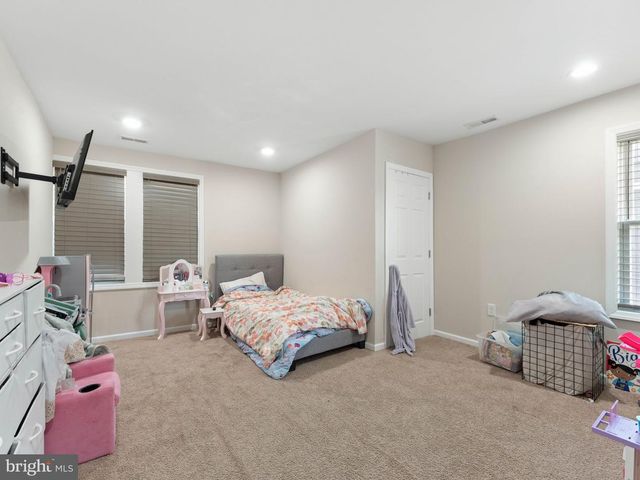 176 LEEDS PL, Woodbury, NJ 08096