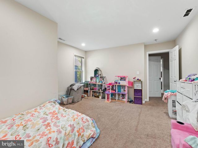 176 LEEDS PL, Woodbury, NJ 08096