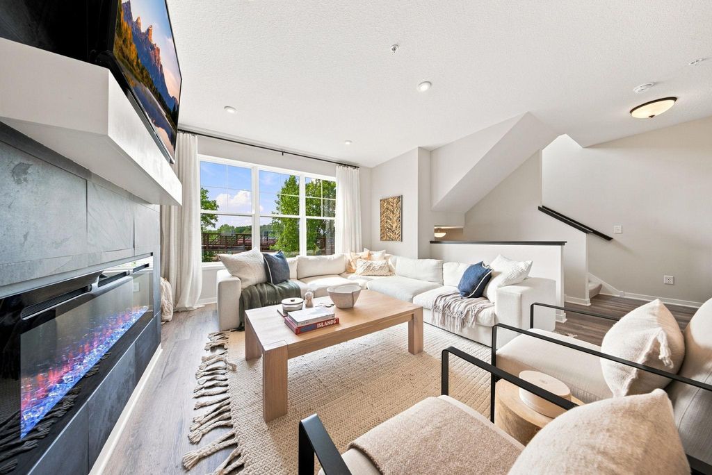 2217 Gateway Curve, North Saint Paul, MN 55109 — photo 3