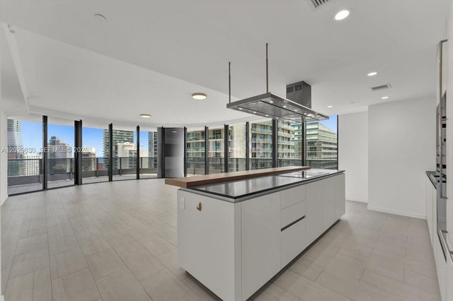 1000 Brickell Plaza 3602, Miami, FL 33131