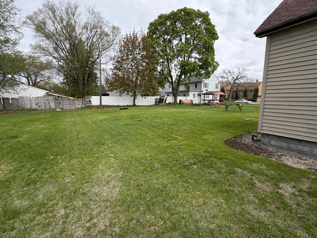 52 Iona Avenue, Muskegon City, MI 49442