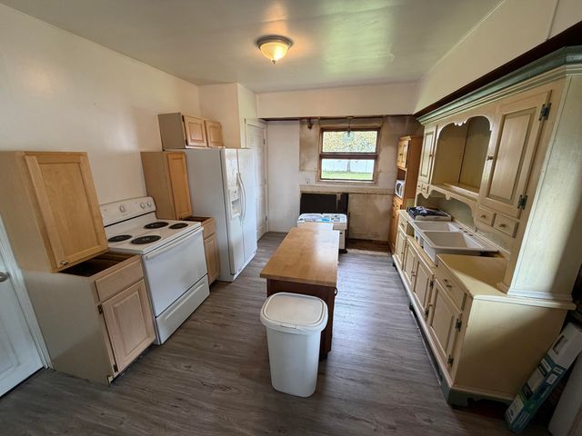 52 Iona Avenue, Muskegon City, MI 49442