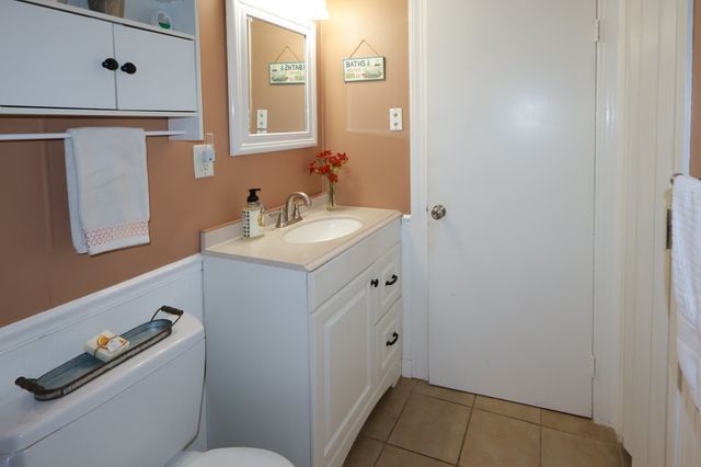 98 Van Kleeck Rd, Millis, MA 02054