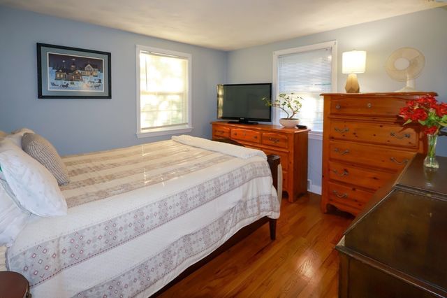 98 Van Kleeck Rd, Millis, MA 02054