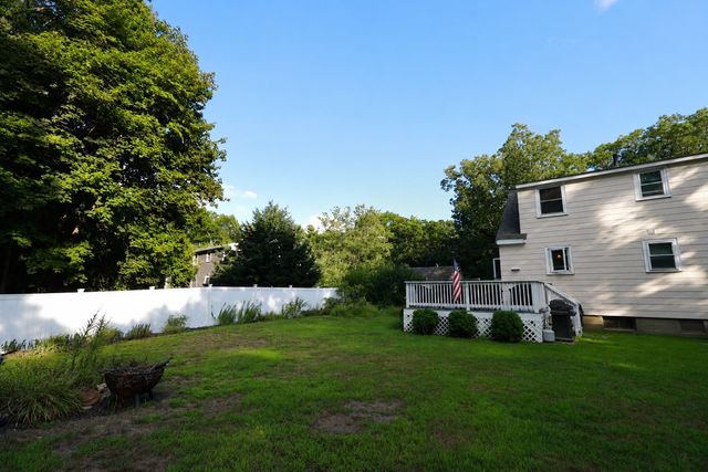 98 Van Kleeck Rd, Millis, MA 02054