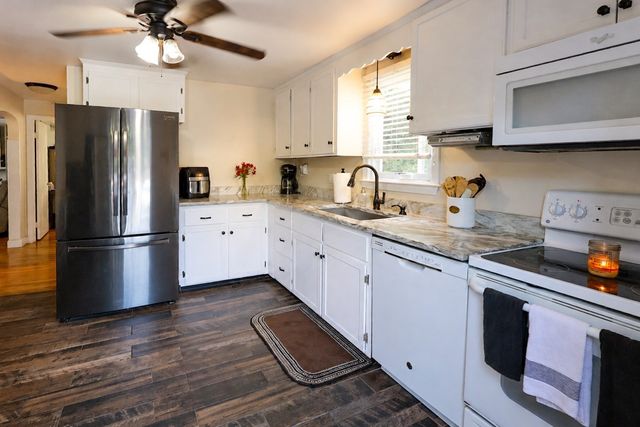 98 Van Kleeck Rd, Millis, MA 02054