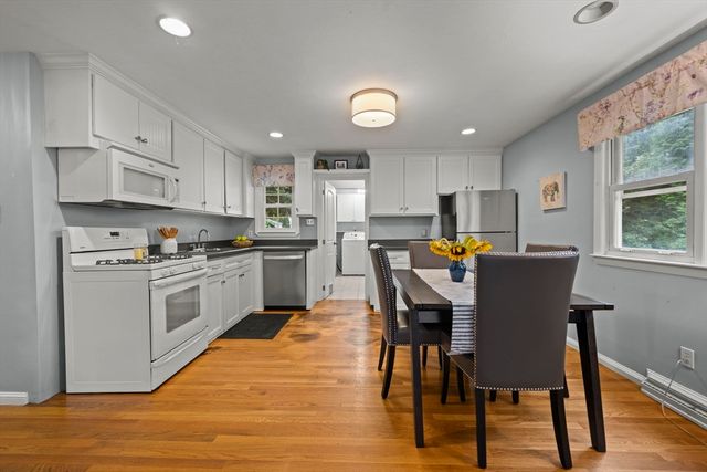 134 Marshall Ave, Lowell, MA 01851