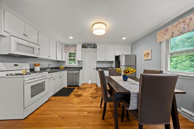 134 Marshall Ave, Lowell, MA 01851