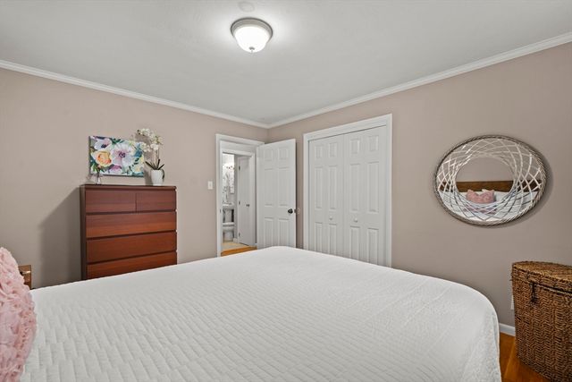 134 Marshall Ave, Lowell, MA 01851