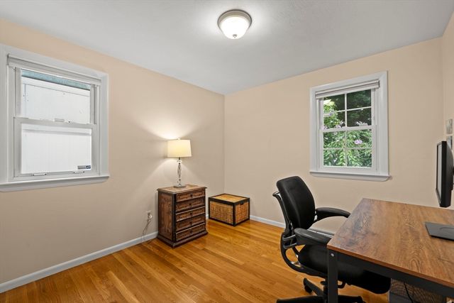 134 Marshall Ave, Lowell, MA 01851
