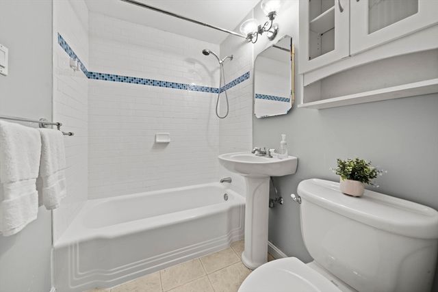 134 Marshall Ave, Lowell, MA 01851