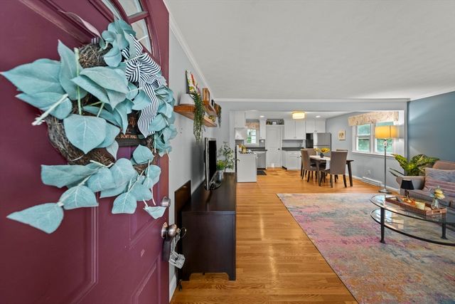 134 Marshall Ave, Lowell, MA 01851