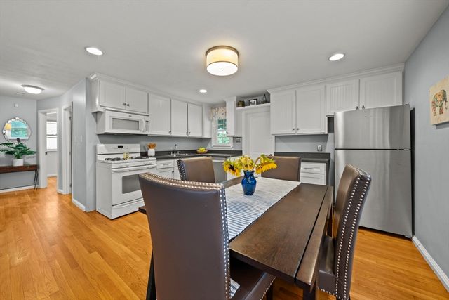 134 Marshall Ave, Lowell, MA 01851