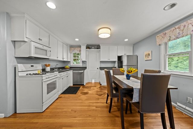 134 Marshall Ave, Lowell, MA 01851