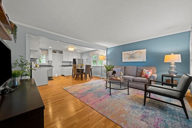 134 Marshall Ave, Lowell, MA 01851