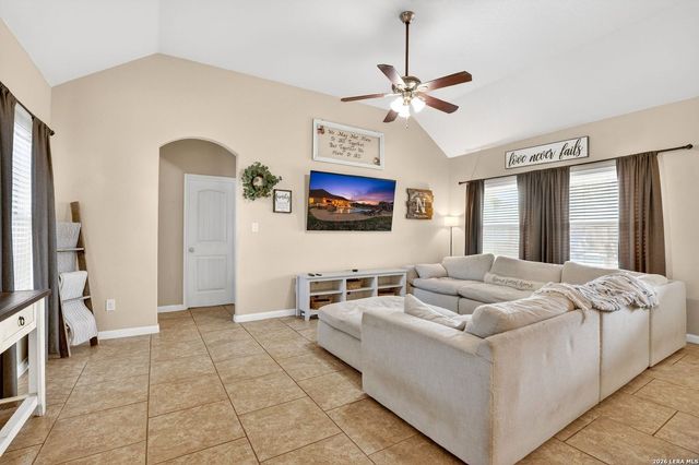 115 Lorenz, Stockdale, TX 78160