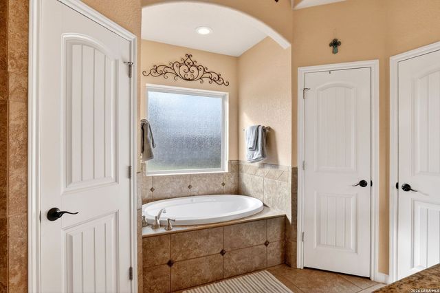 115 Lorenz, Stockdale, TX 78160