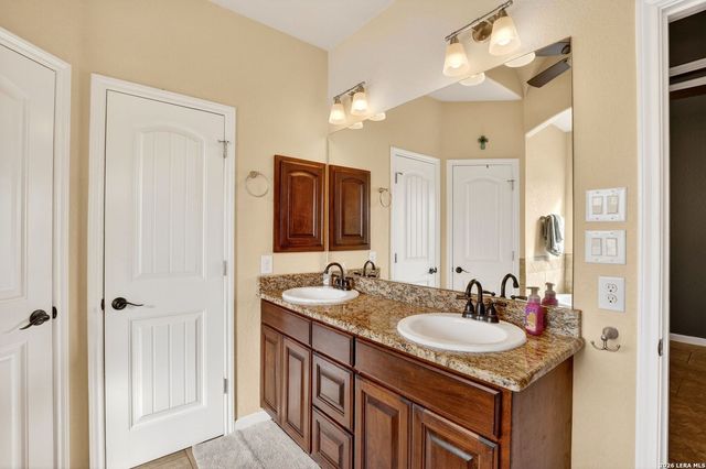 115 Lorenz, Stockdale, TX 78160