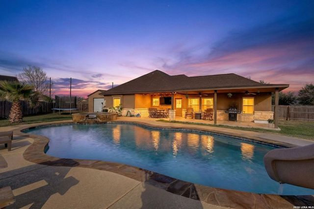 115 Lorenz, Stockdale, TX 78160